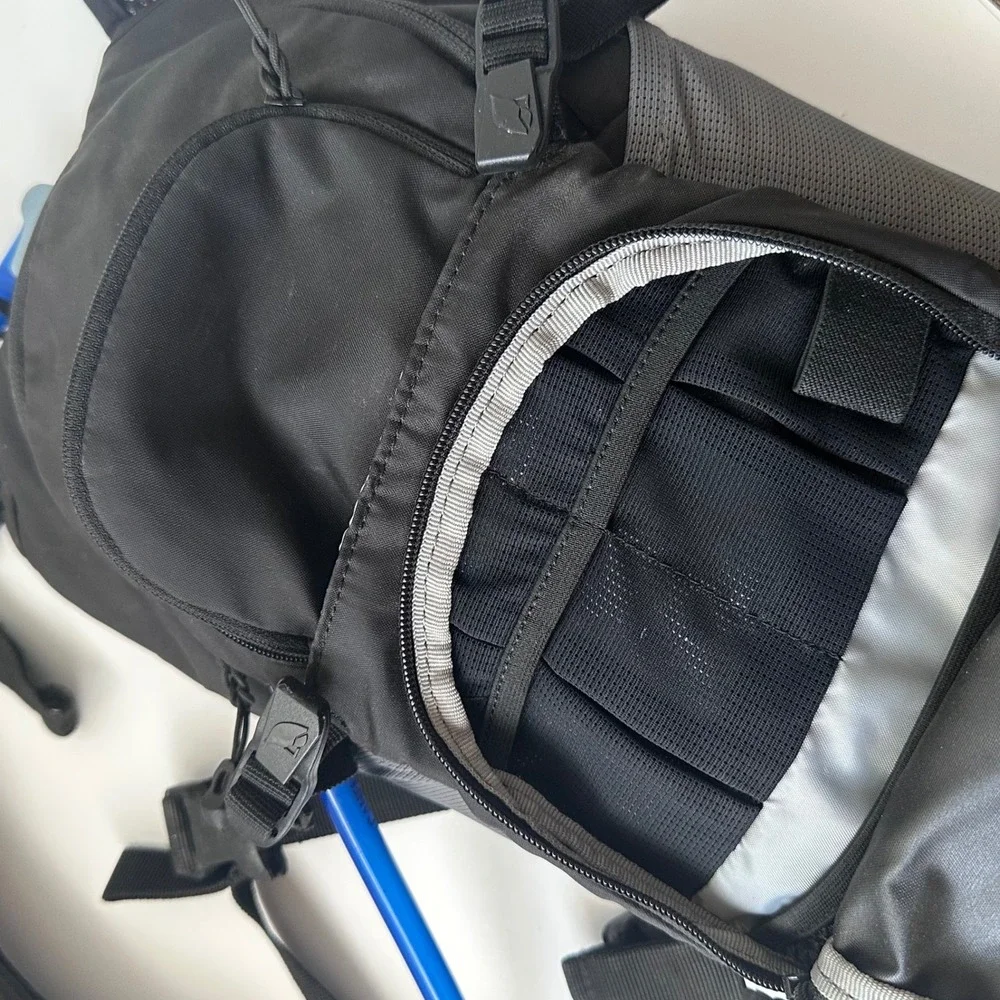 CamelBak Lobo Hydration Pack Black Gray MTB Cycling Backpack 3L Crux